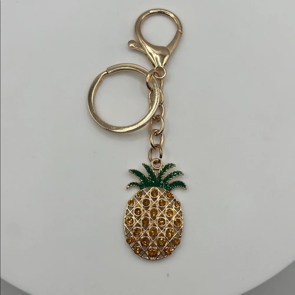643. Gold Pineapple Keychain